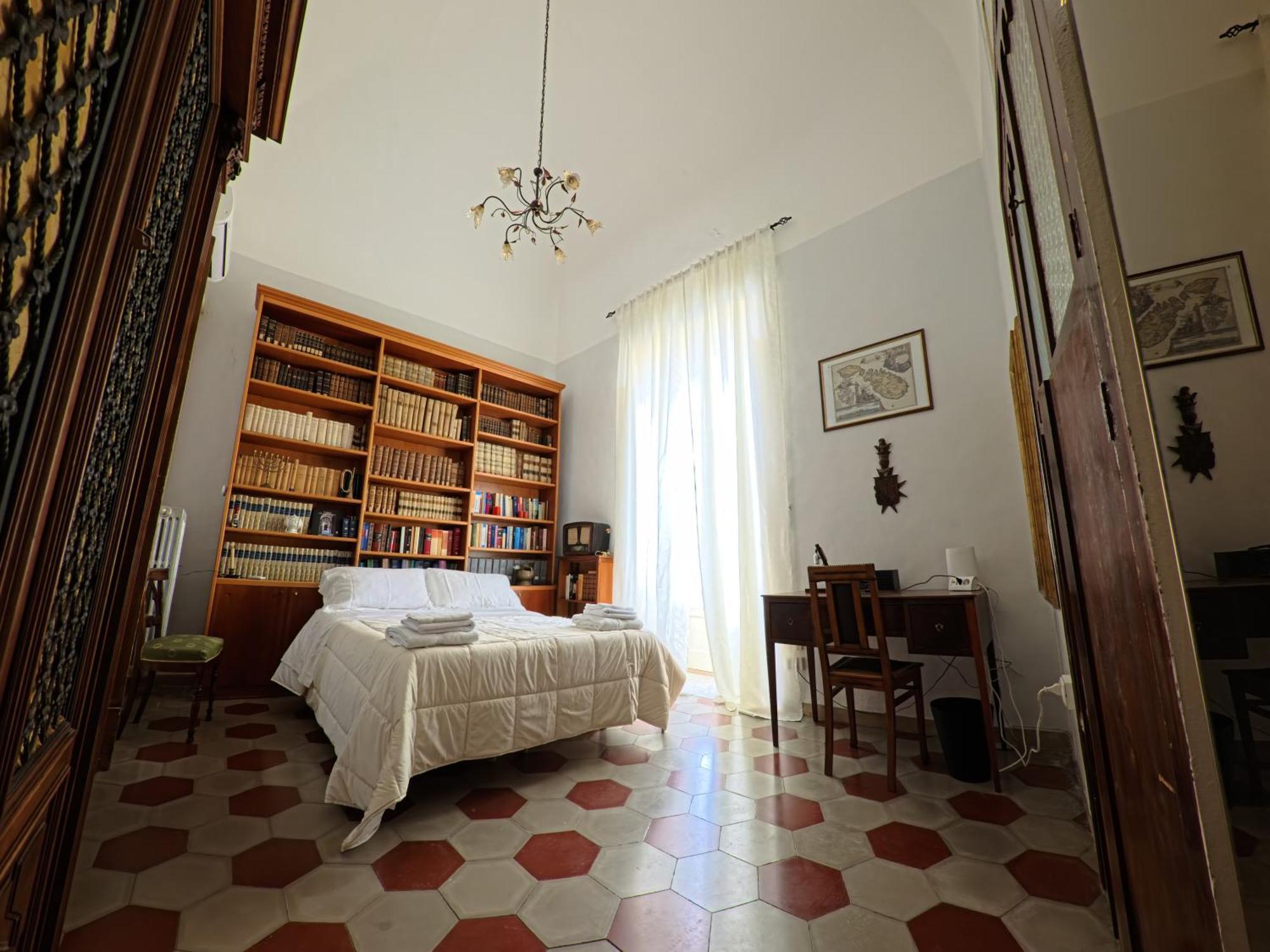 Palazzo Framarino Dei Malatesta - Noble Floor - XIV Century Giovinazzo Exterior foto