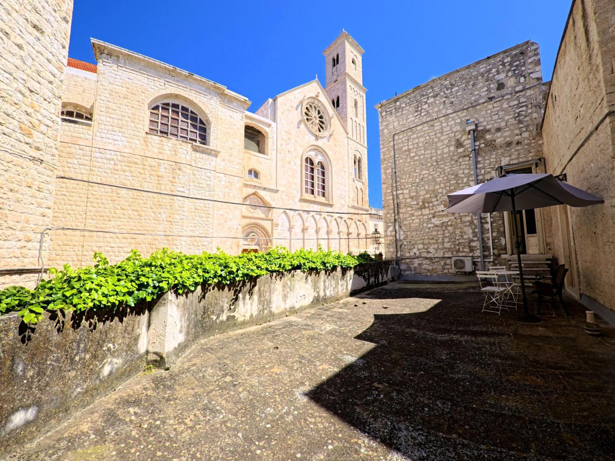 Palazzo Framarino Dei Malatesta - Noble Floor - XIV Century Giovinazzo Exterior foto